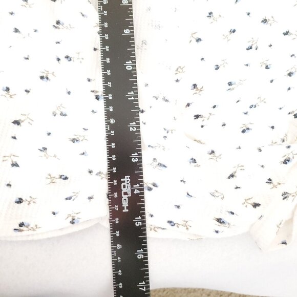 Brandy Melville Top Blue Rosebud Short Sleeve Crop Wrap Around - Picture 8 of 10